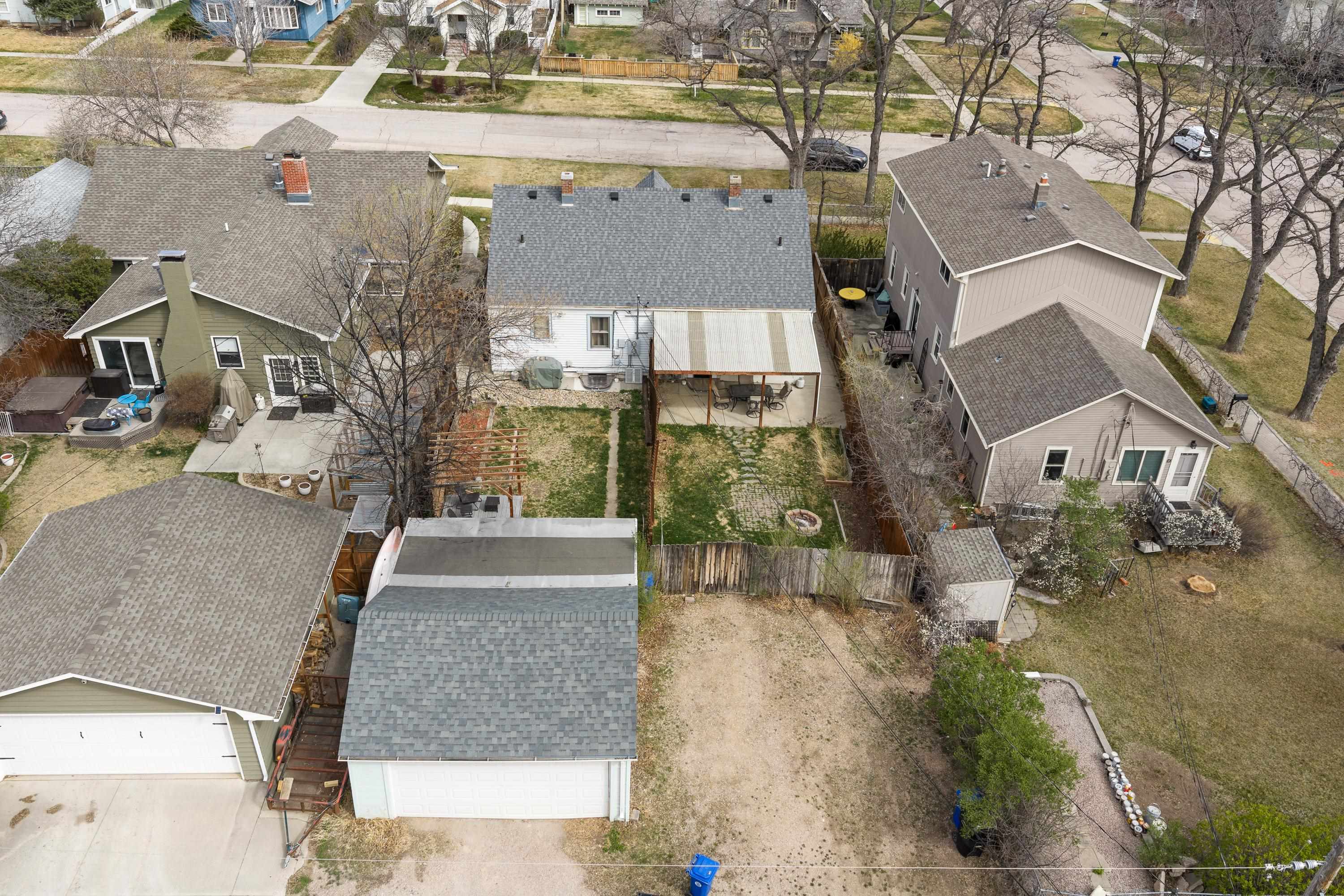 905 & 907 Clark Lane