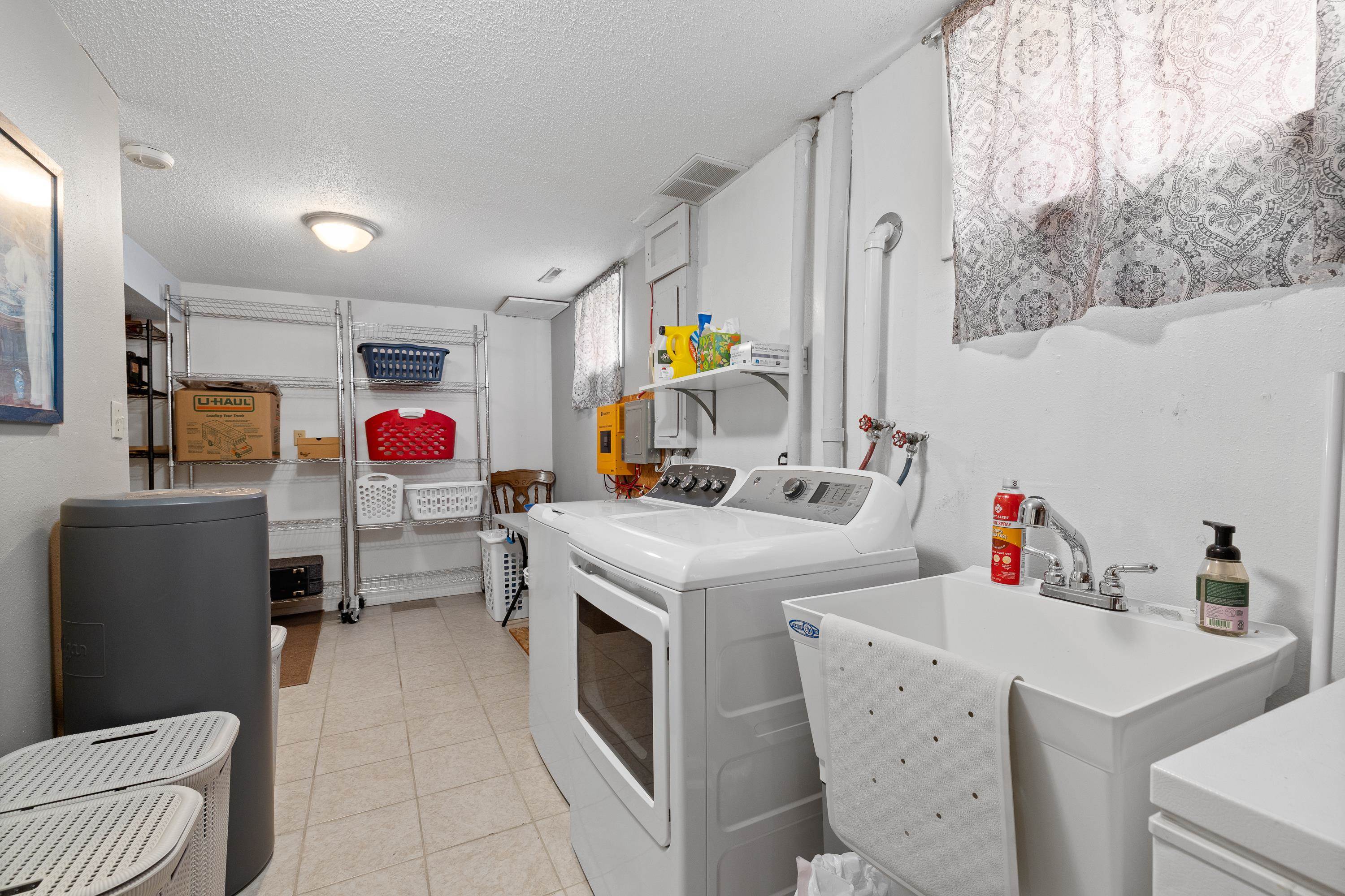 3702 Parkview Drive