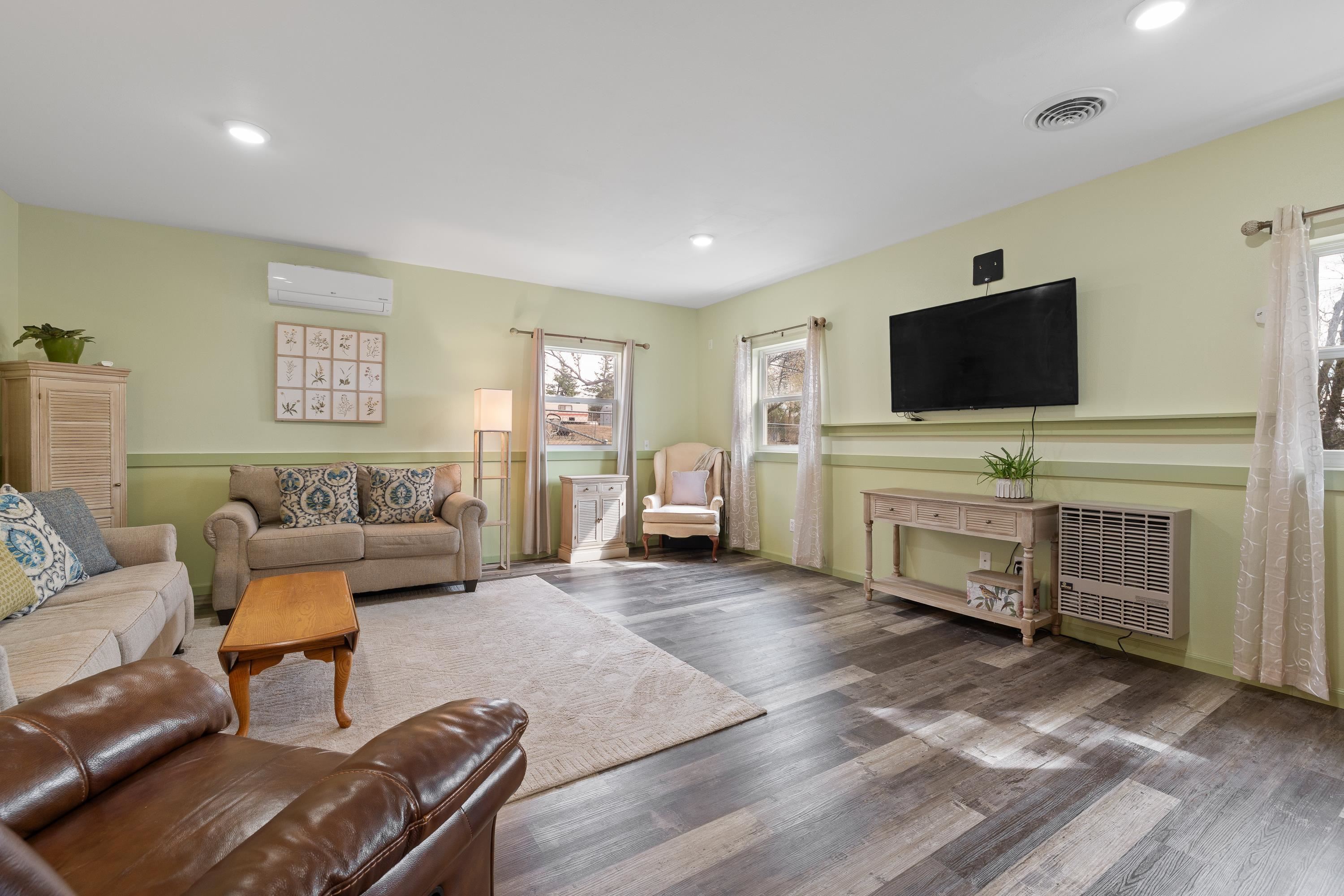 3702 Parkview Drive