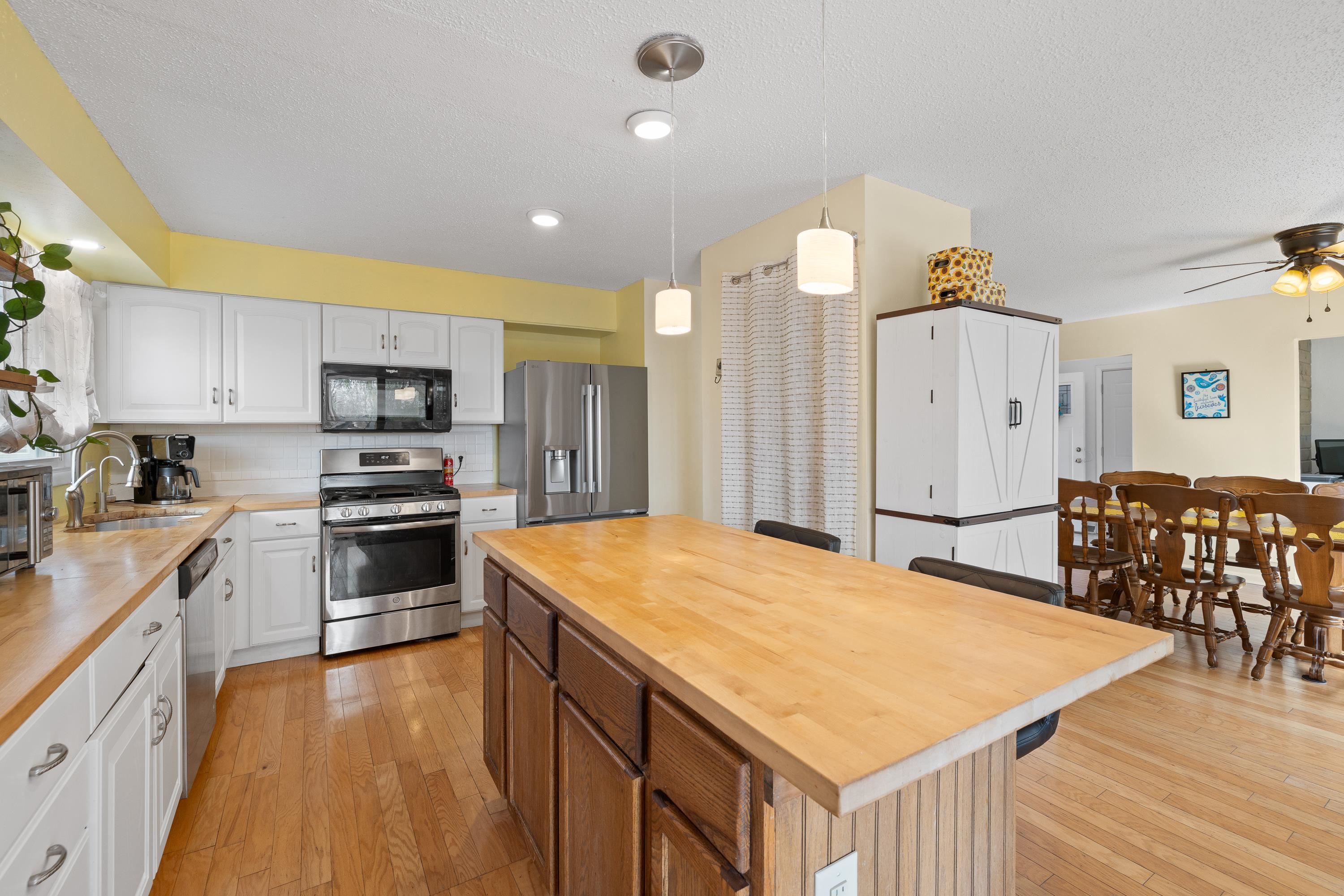 3702 Parkview Drive