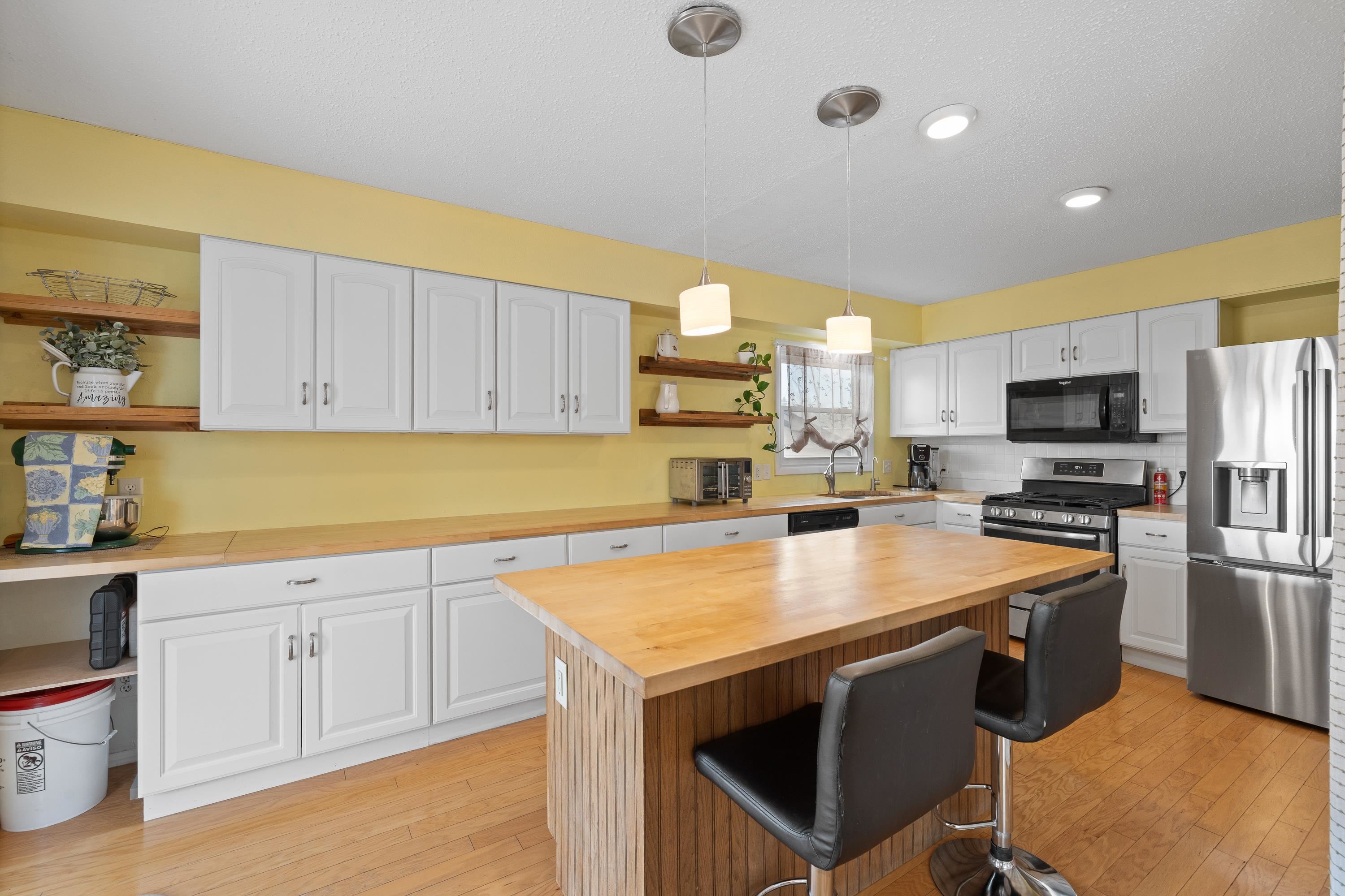 3702 Parkview Drive