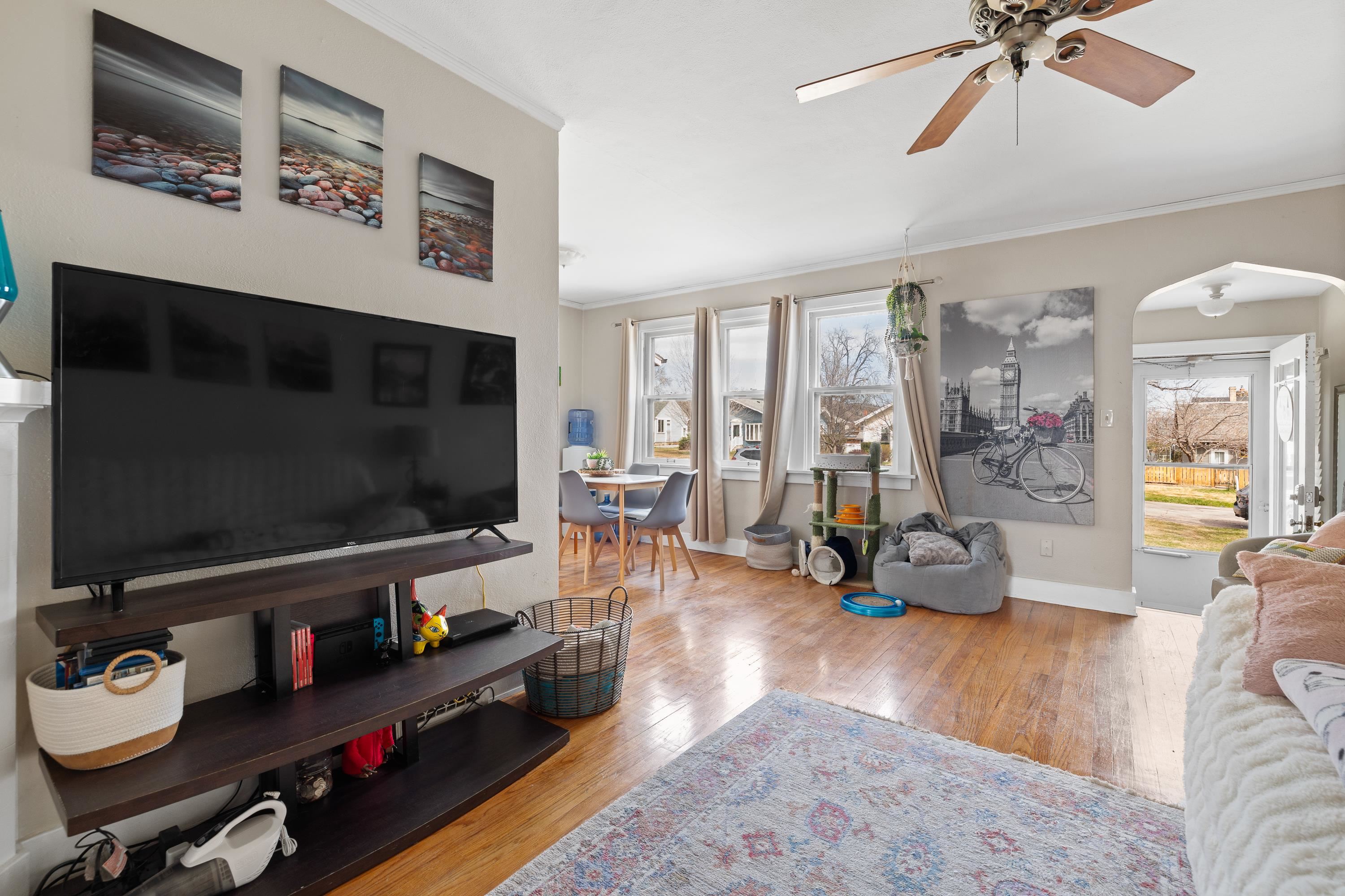 905/907 Clark Lane