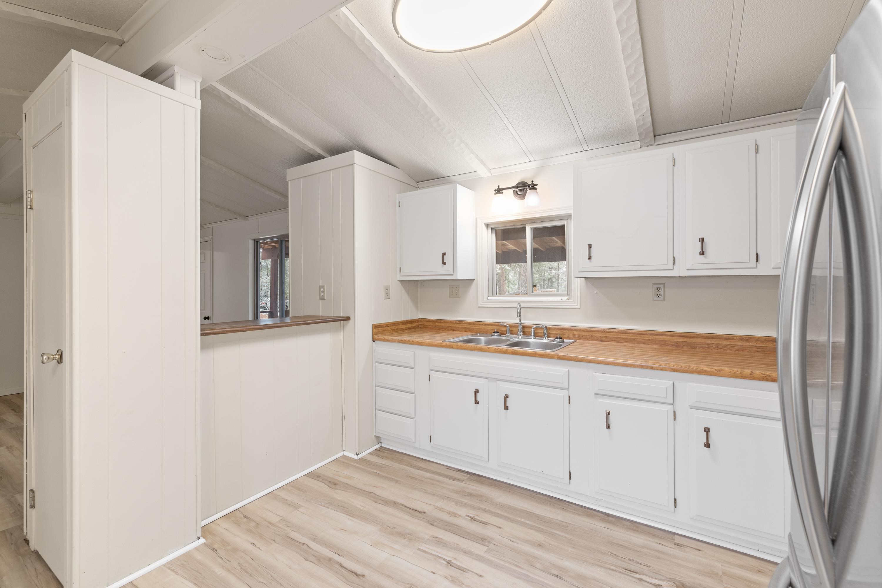 13073 Pine Cliff Circle