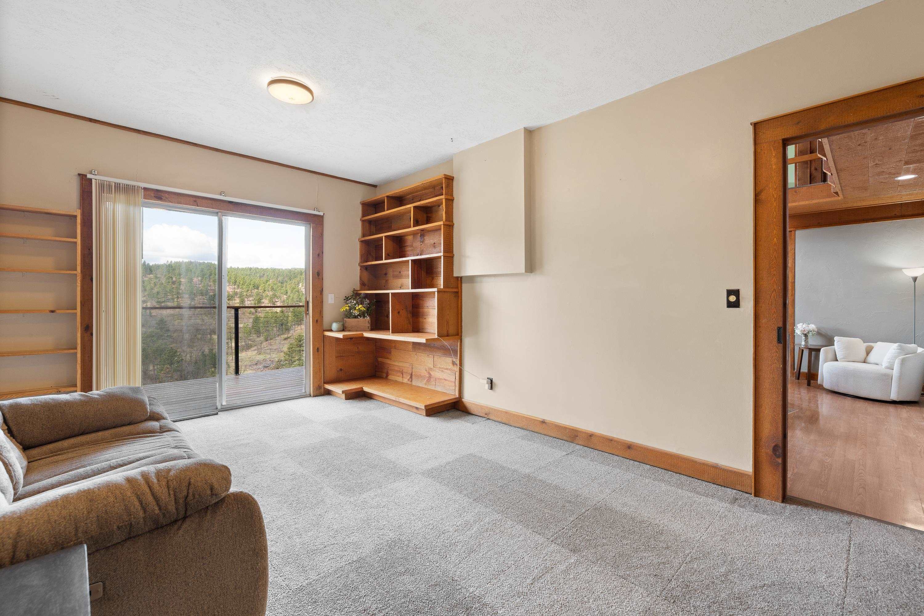6807 Ridgeview Drive