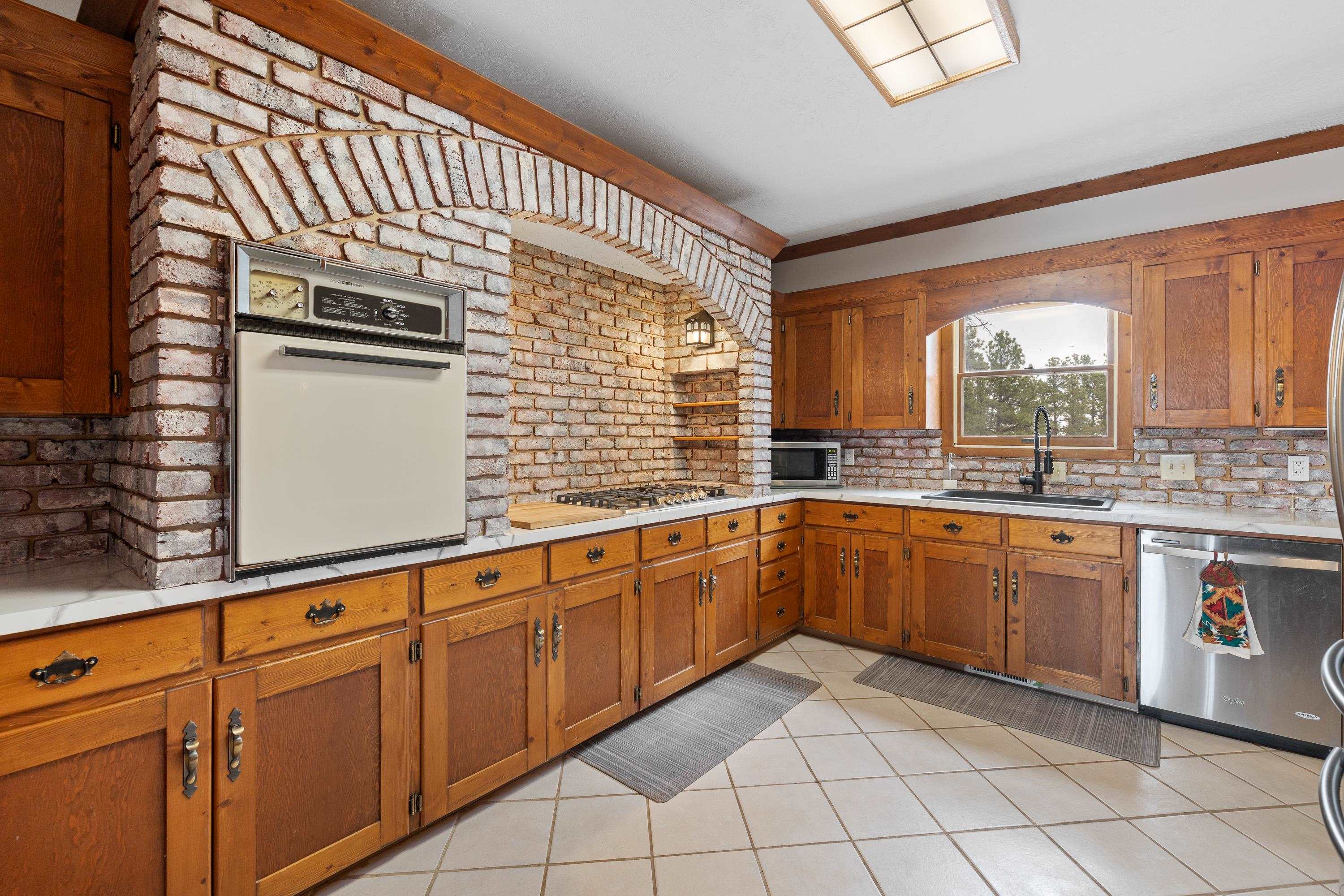 6807 Ridgeview Drive