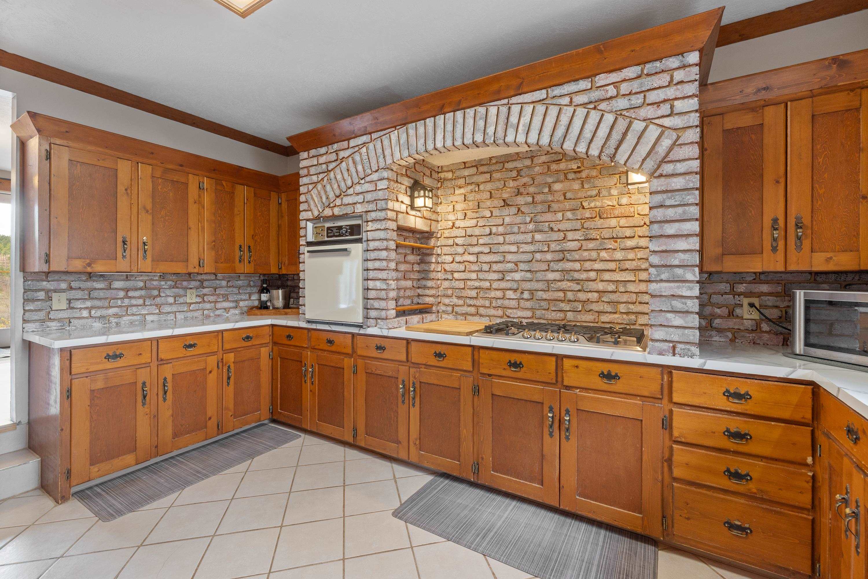 6807 Ridgeview Drive