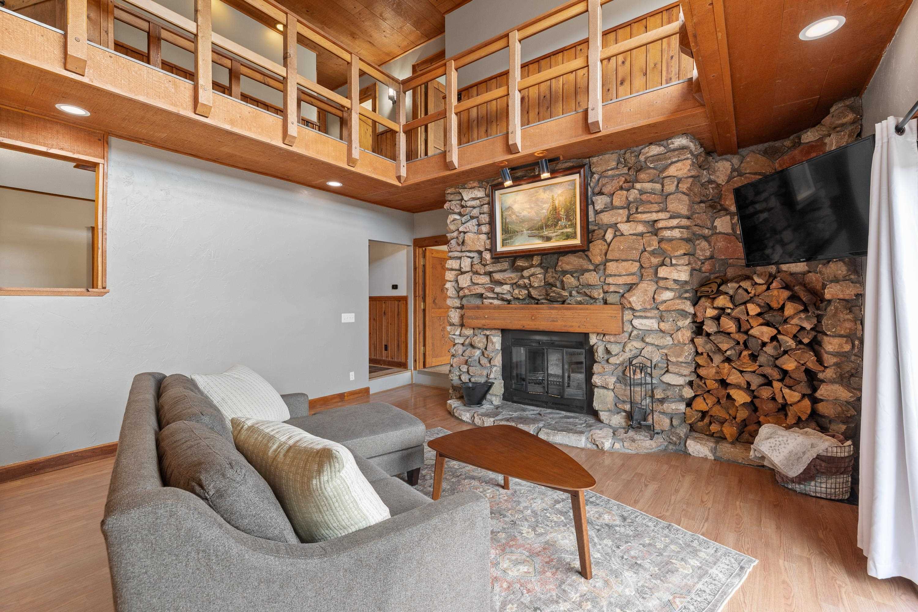 6807 Ridgeview Drive