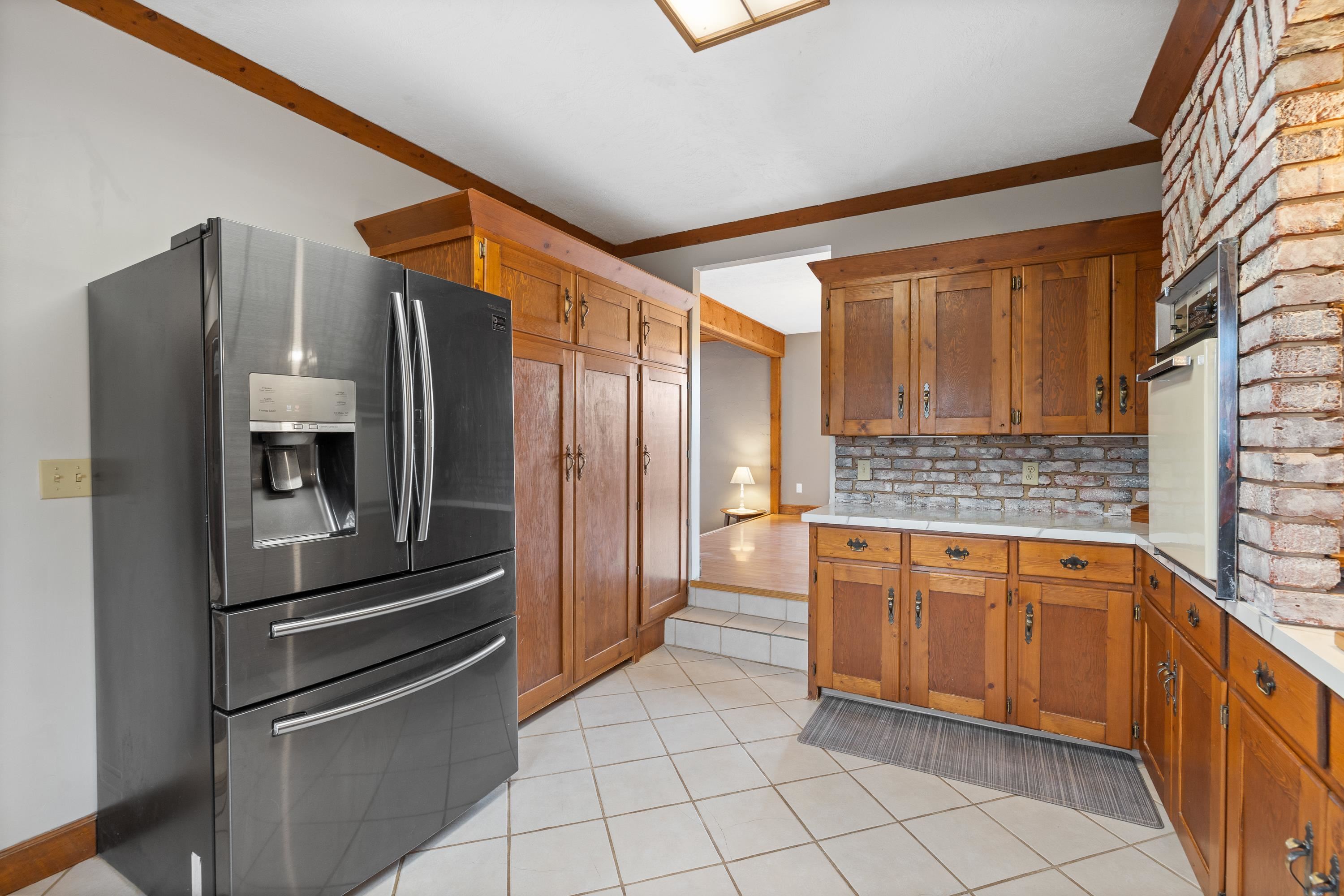 6807 Ridgeview Drive