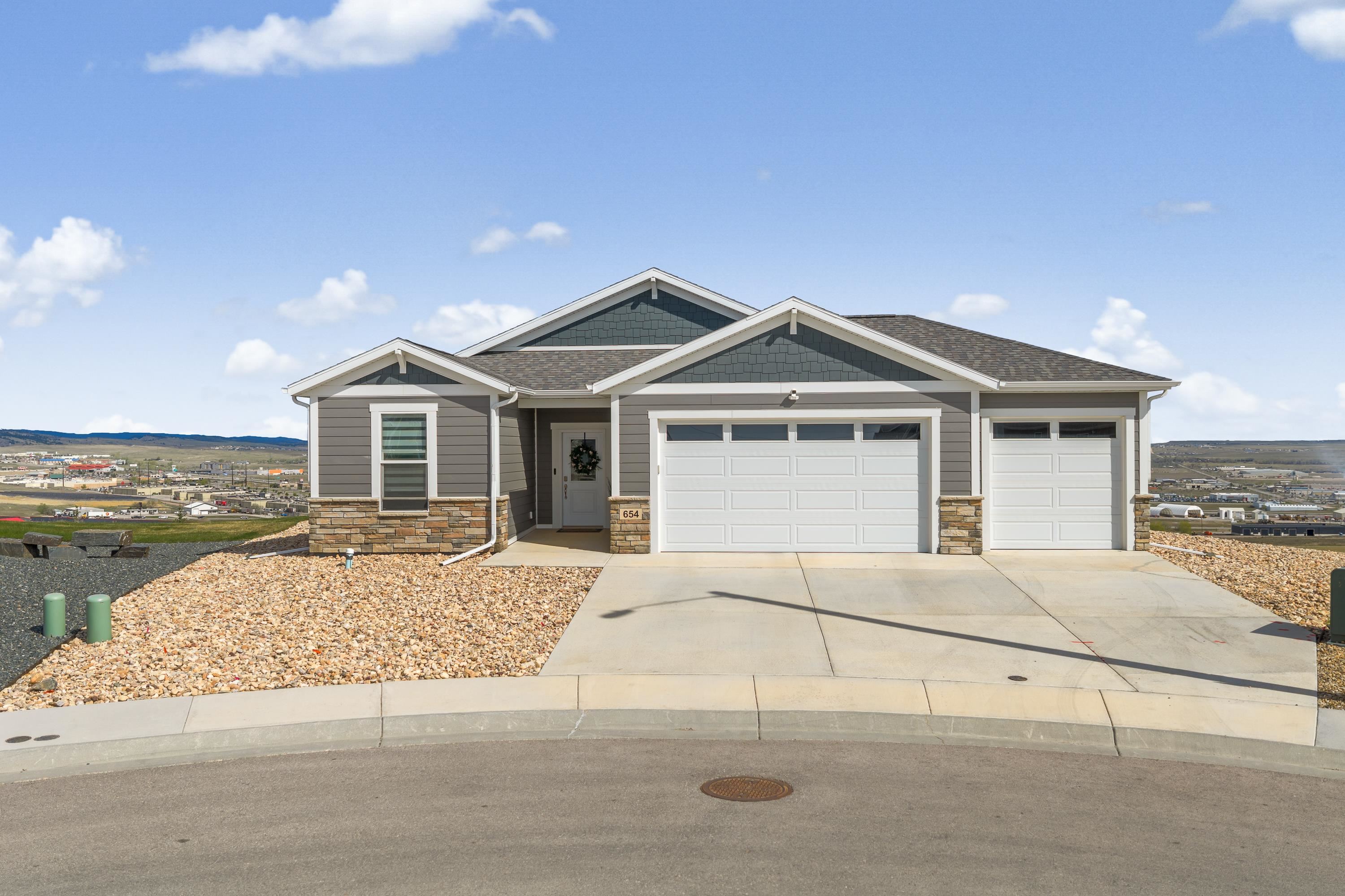 654 Aaron Ct