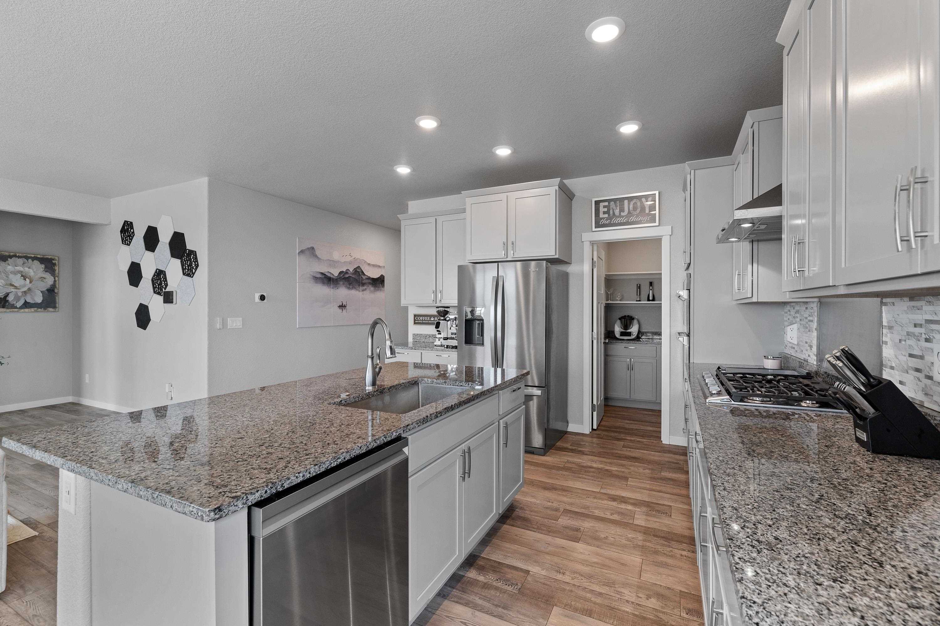 654 Aaron Ct