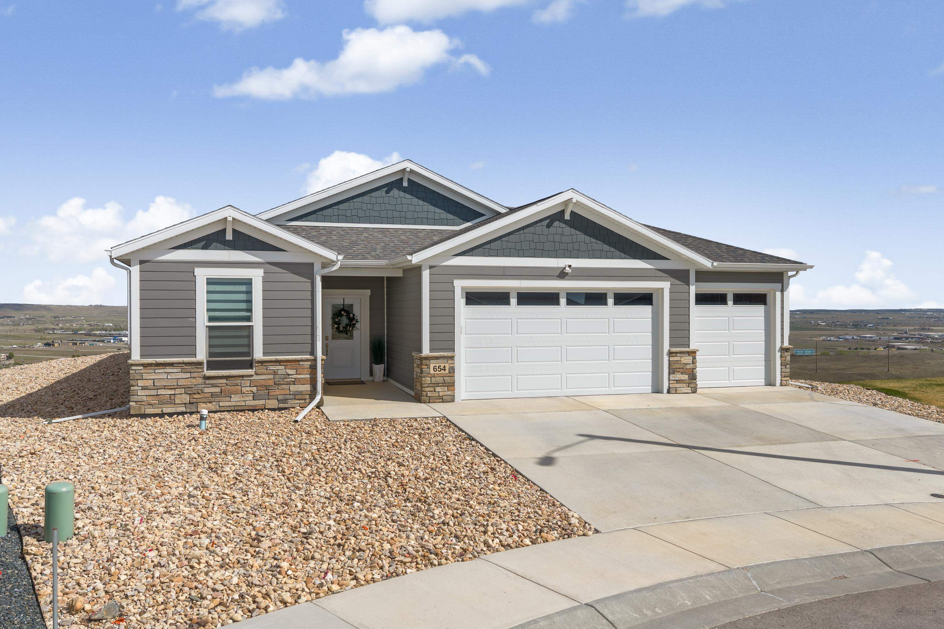 654 Aaron Ct