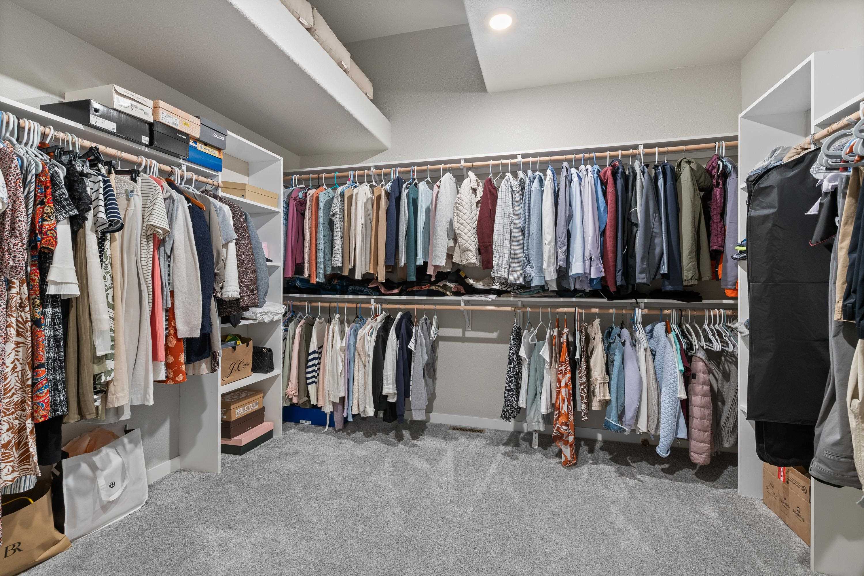 654 Aaron Ct