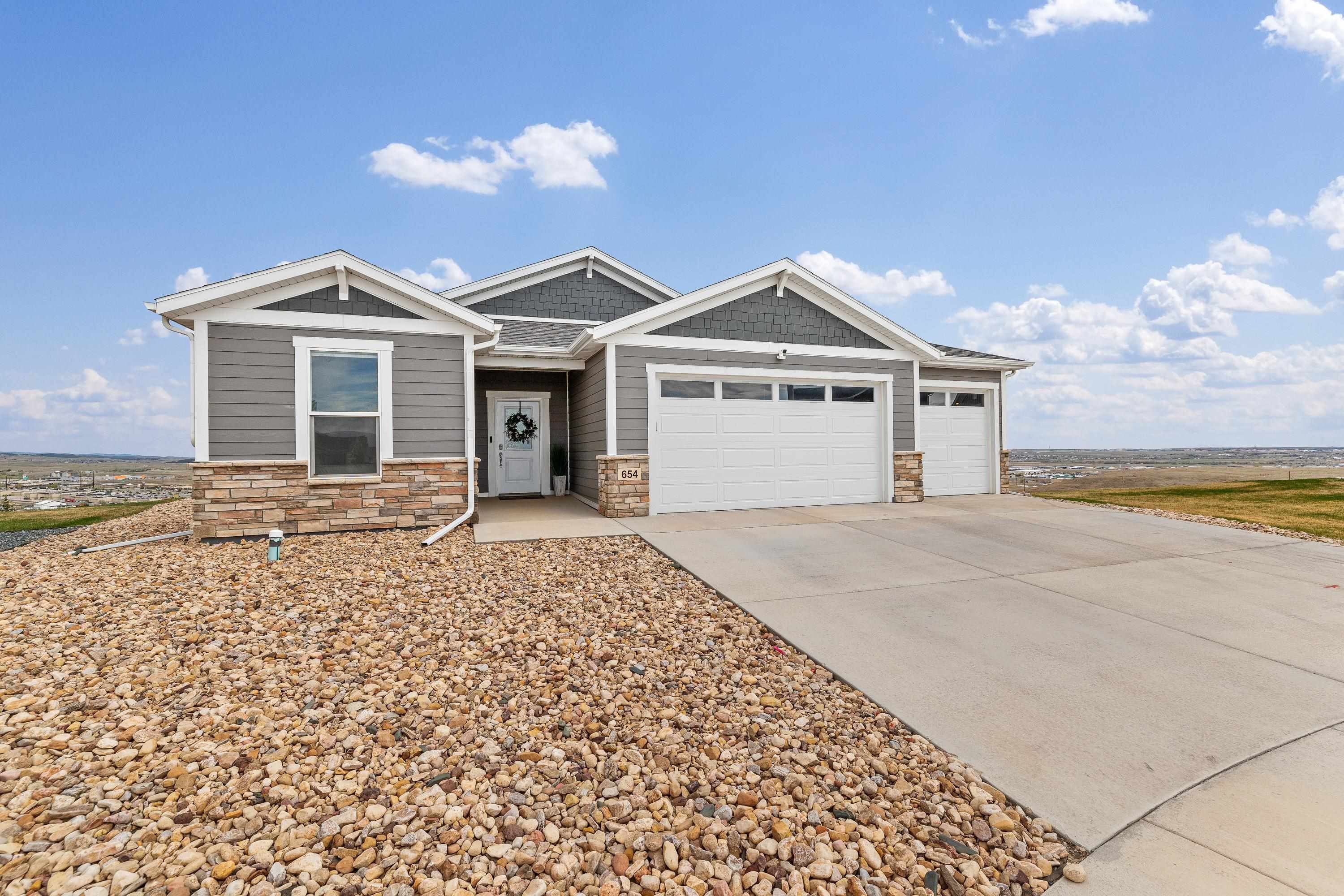 654 Aaron Ct
