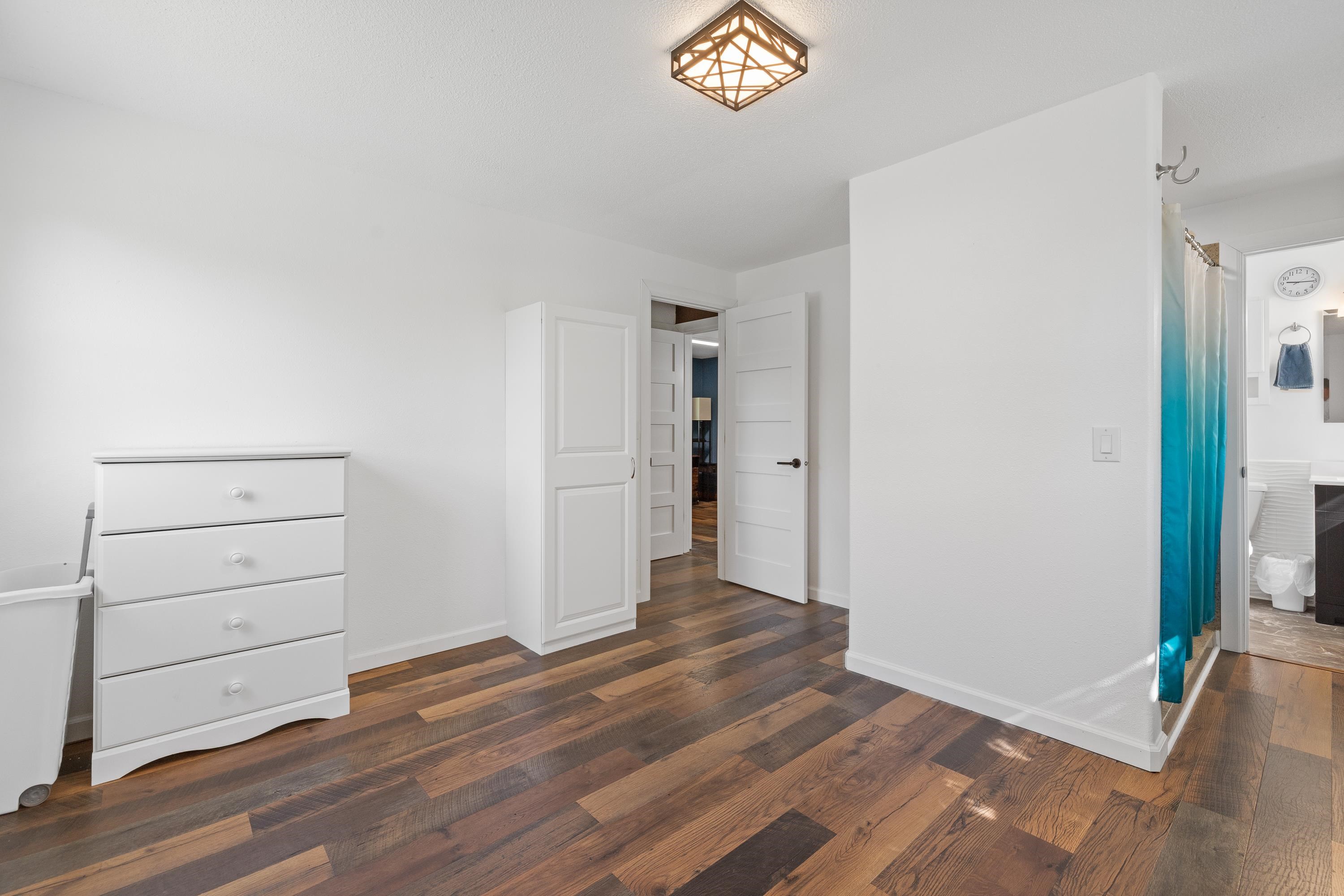 4870 Skyview Drive