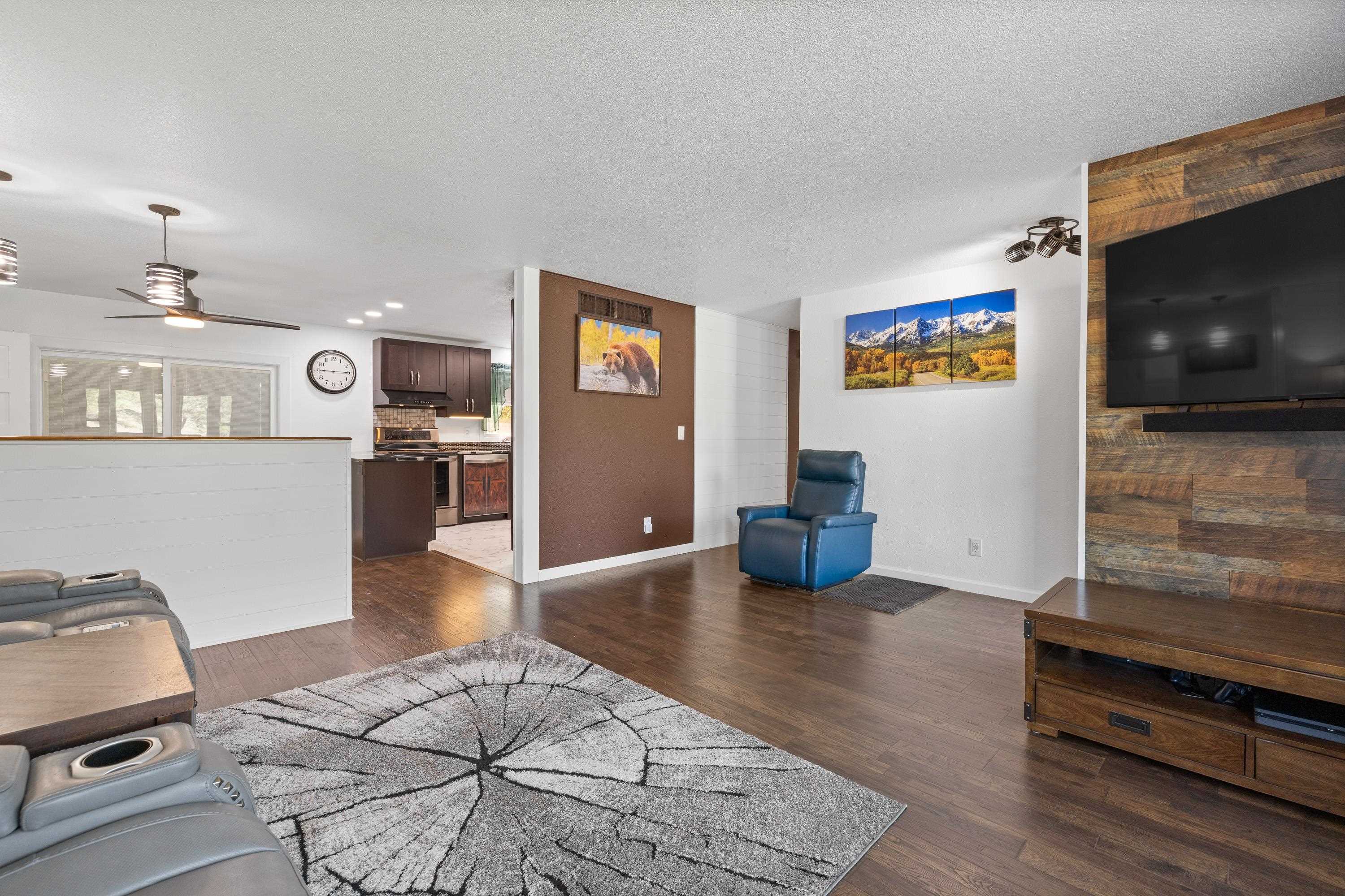 4870 Skyview Drive
