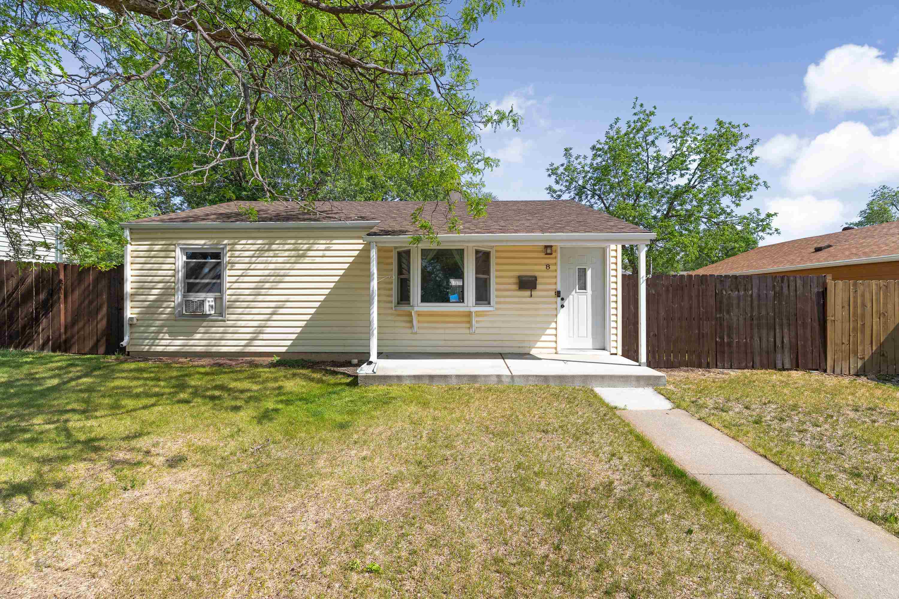 8 Saint Andrew Street