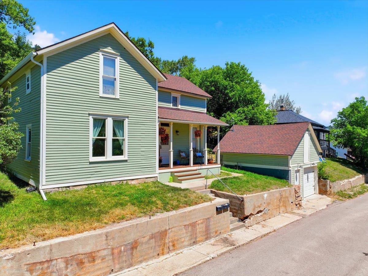 324 White Street
