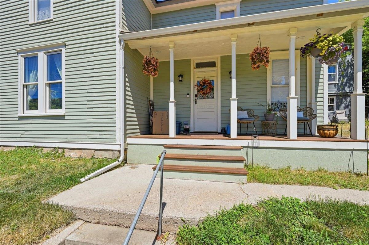 324 White Street