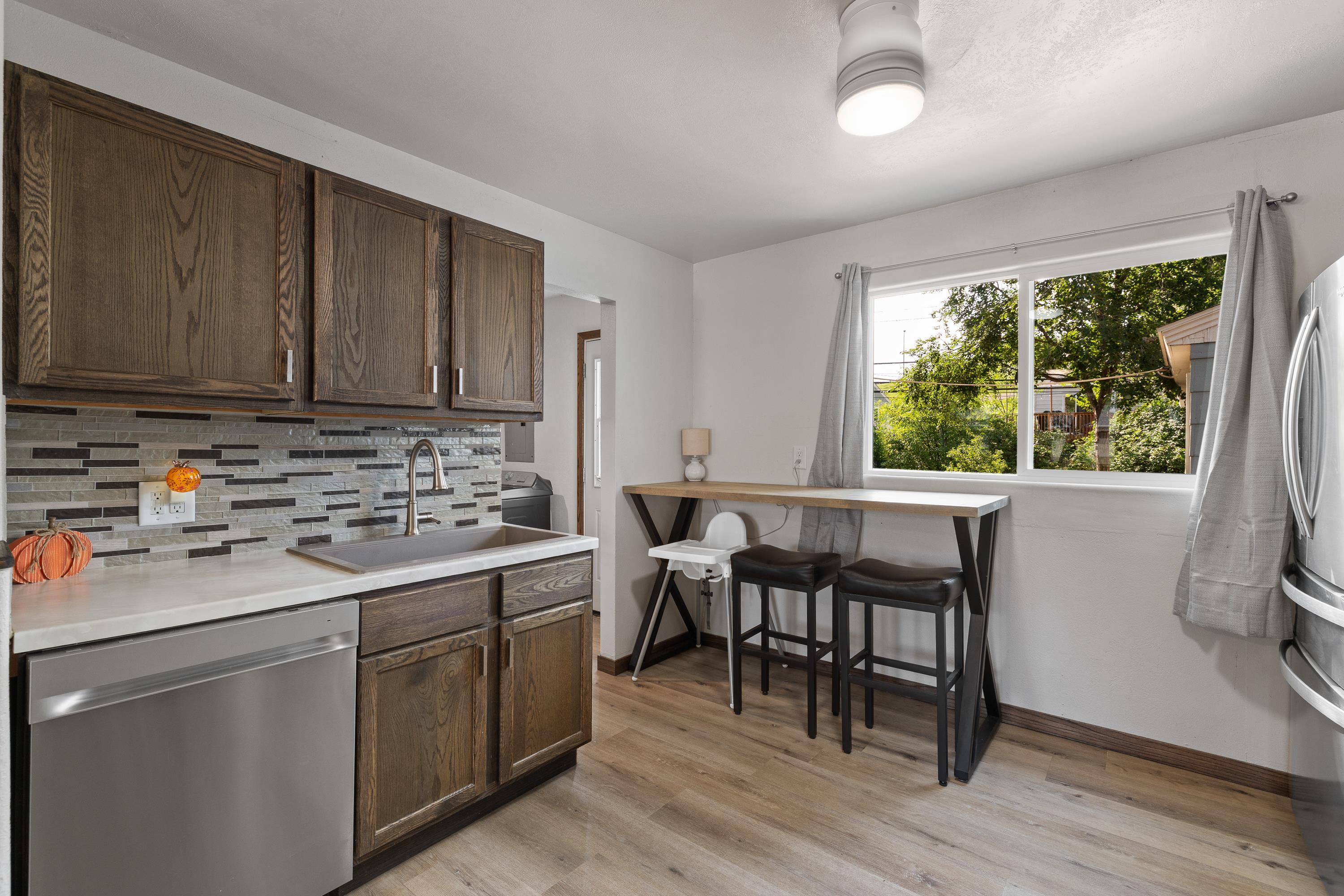 419 E Meade