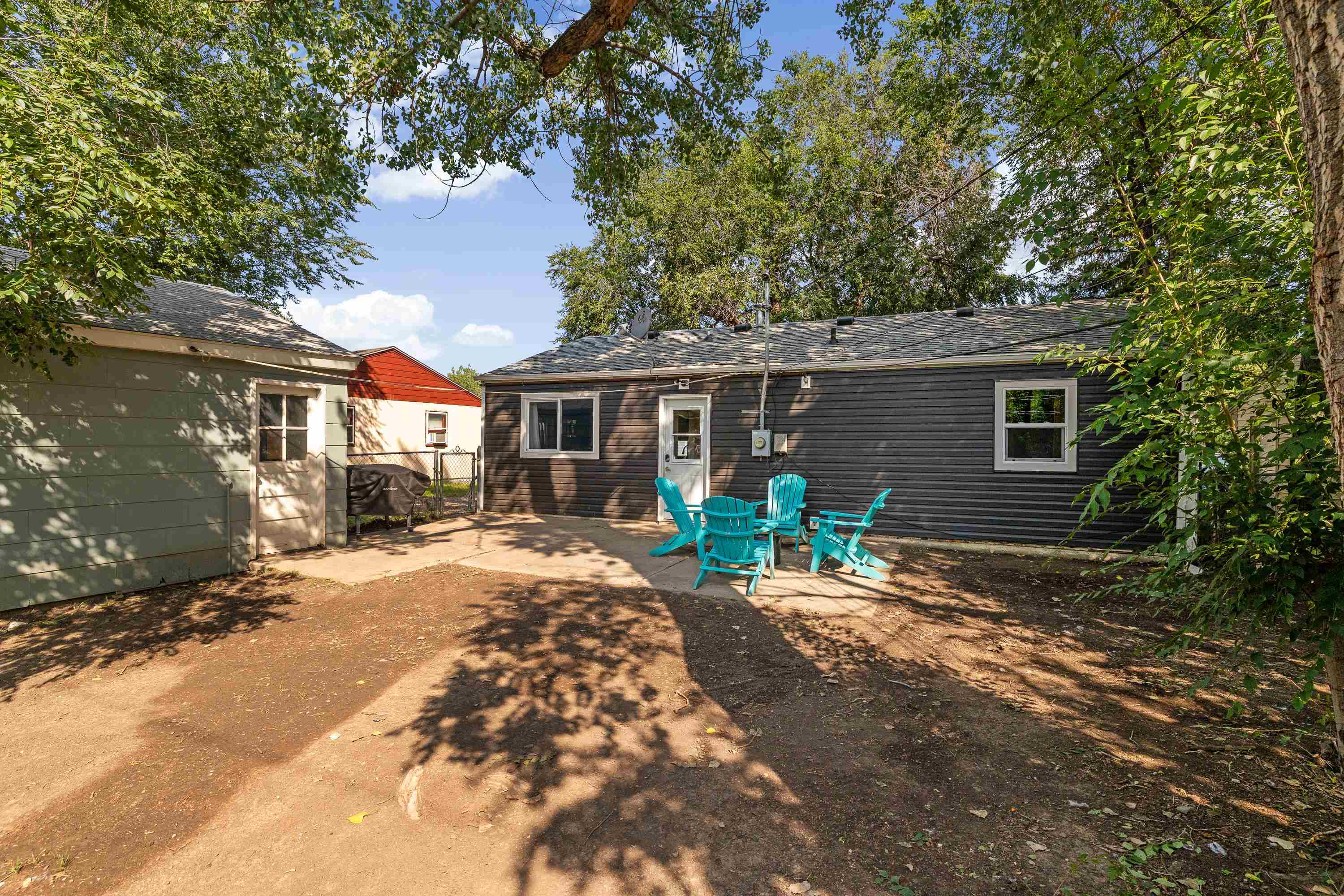419 E Meade