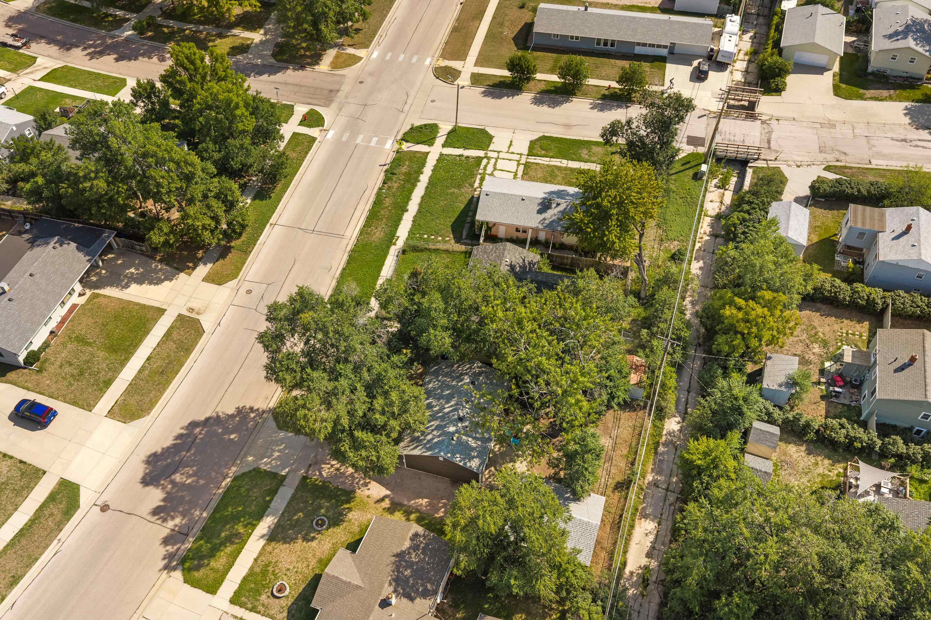 419 E Meade