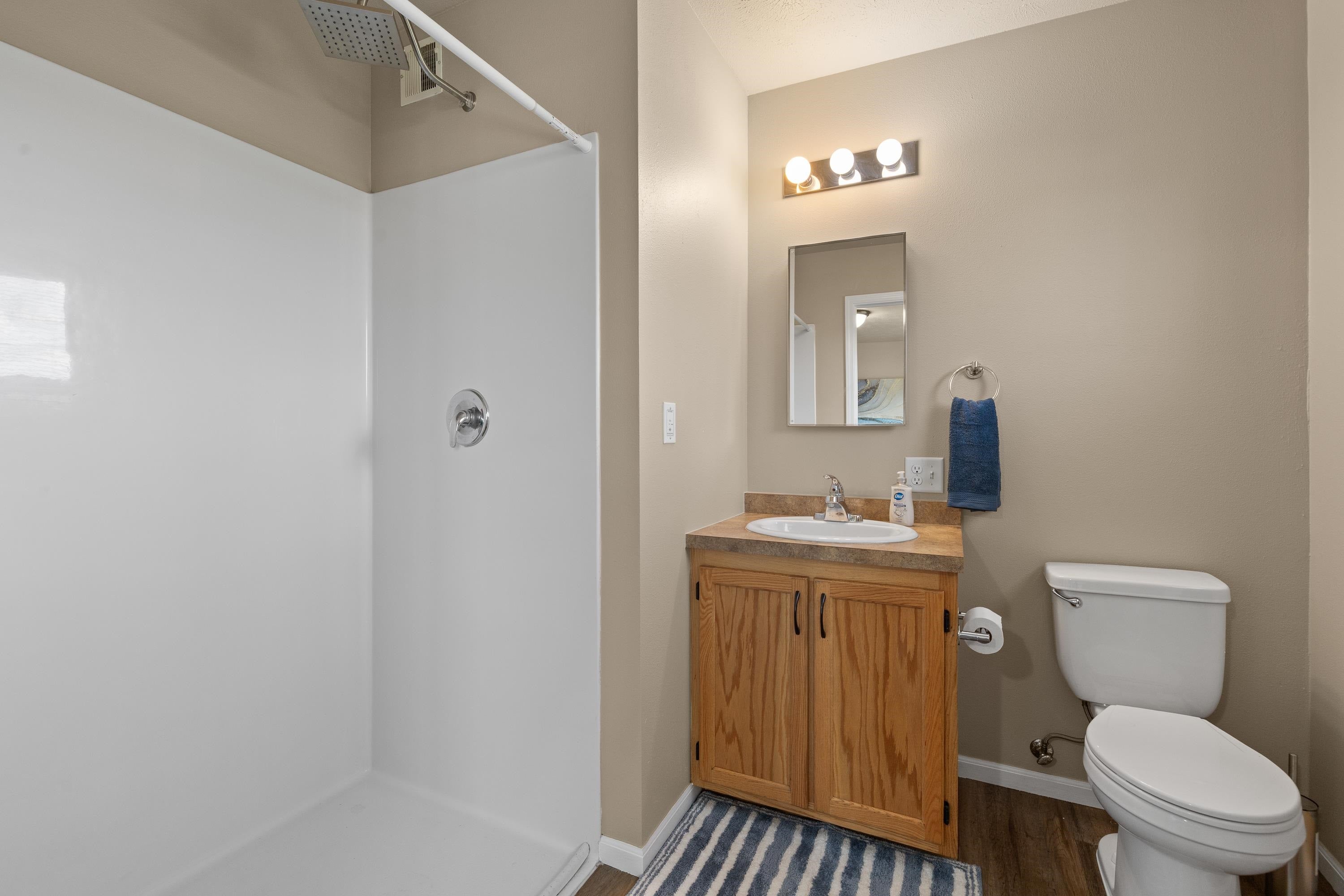 628 Shuttle Ct