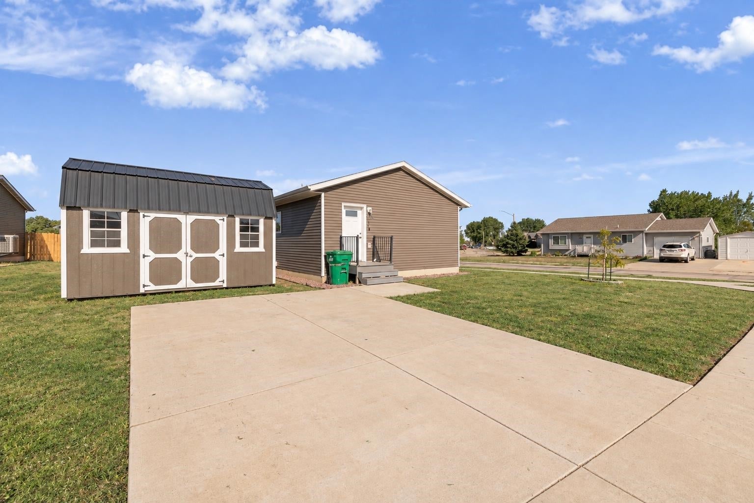 628 Shuttle Ct