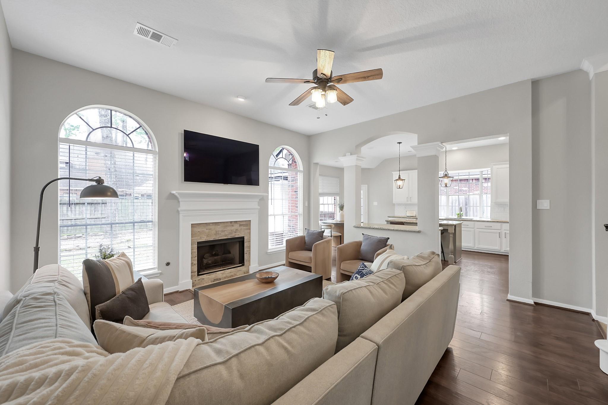 31 E Amberglow Circle