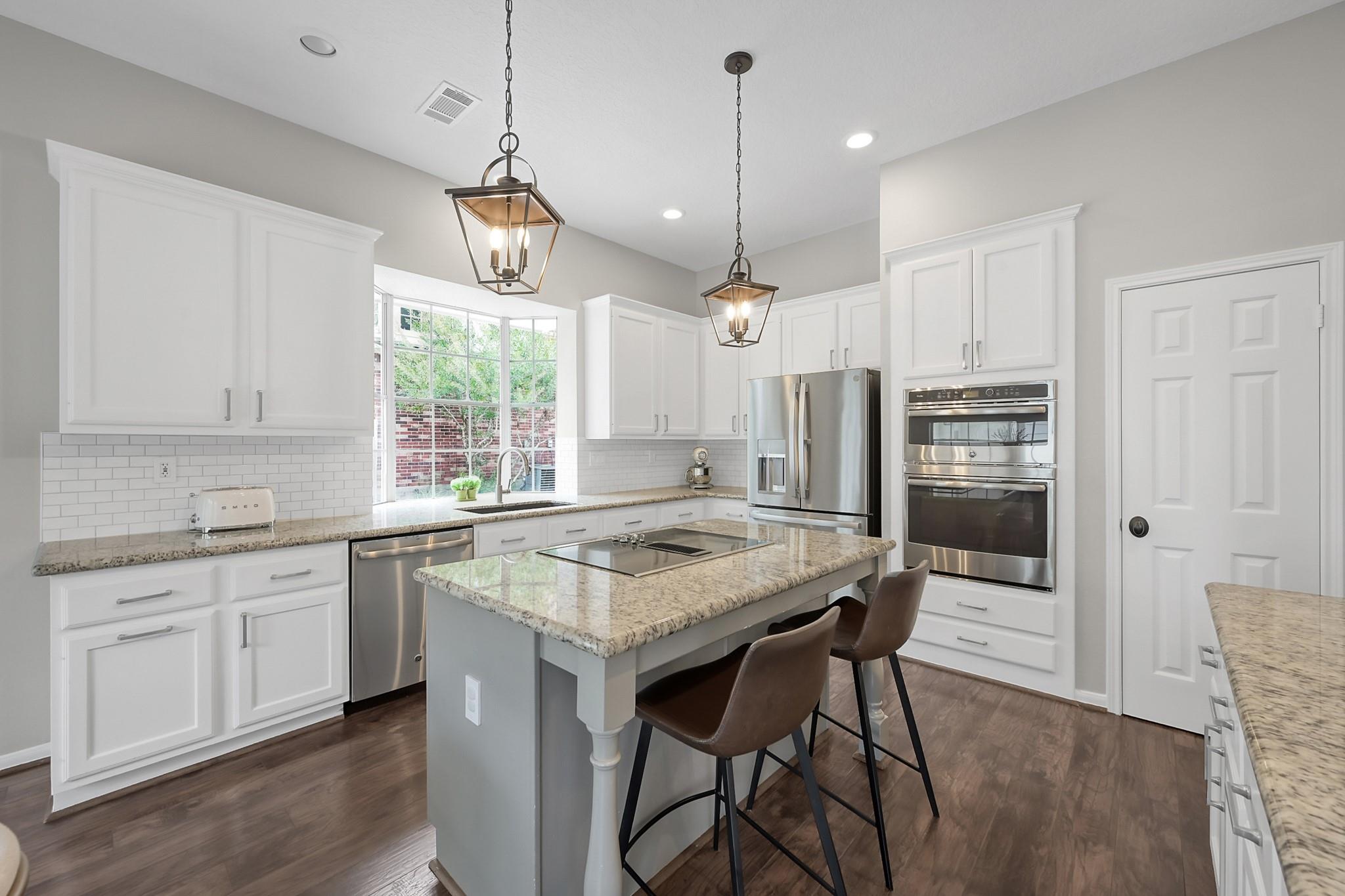 31 E Amberglow Circle