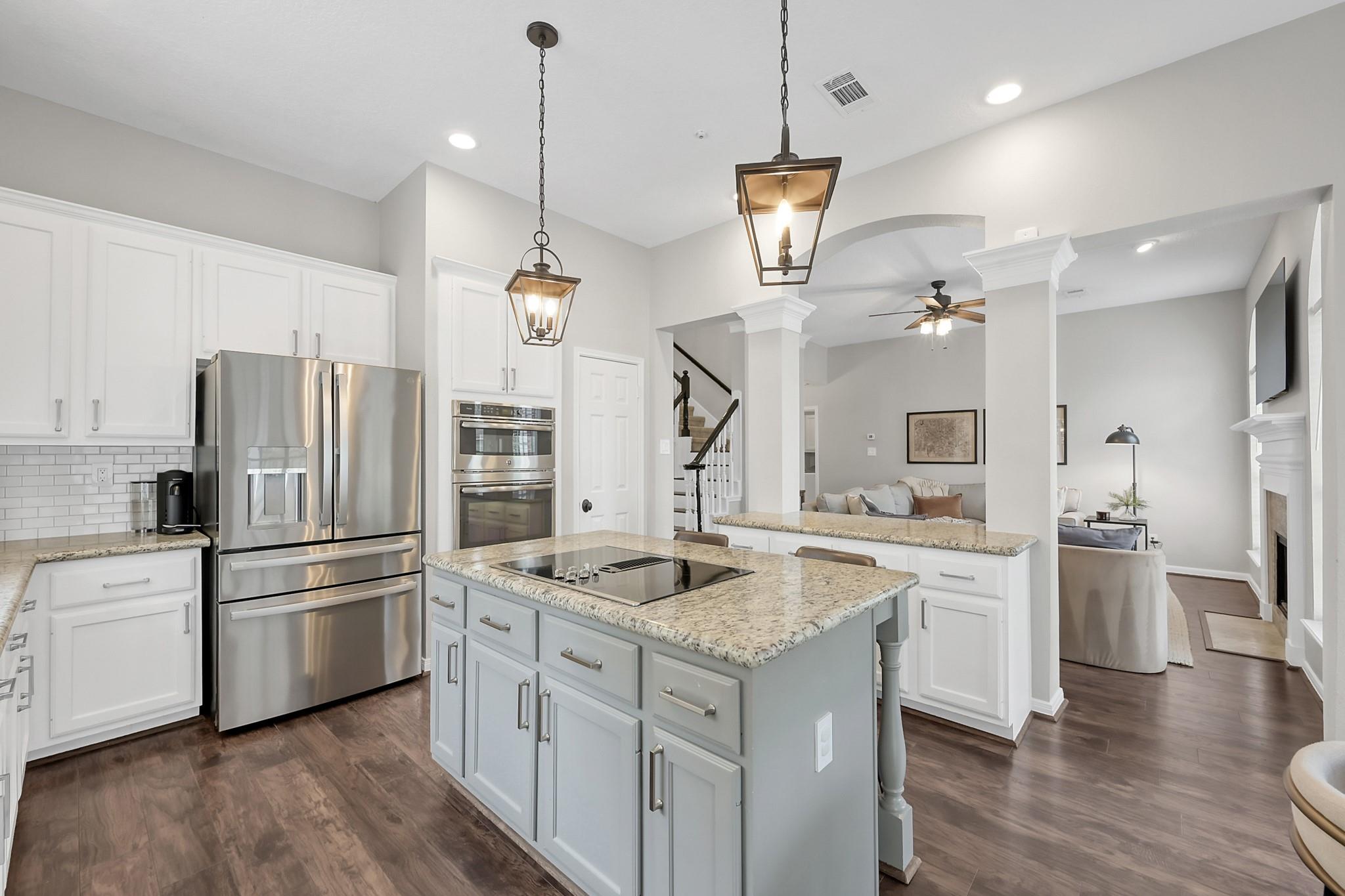 31 E Amberglow Circle