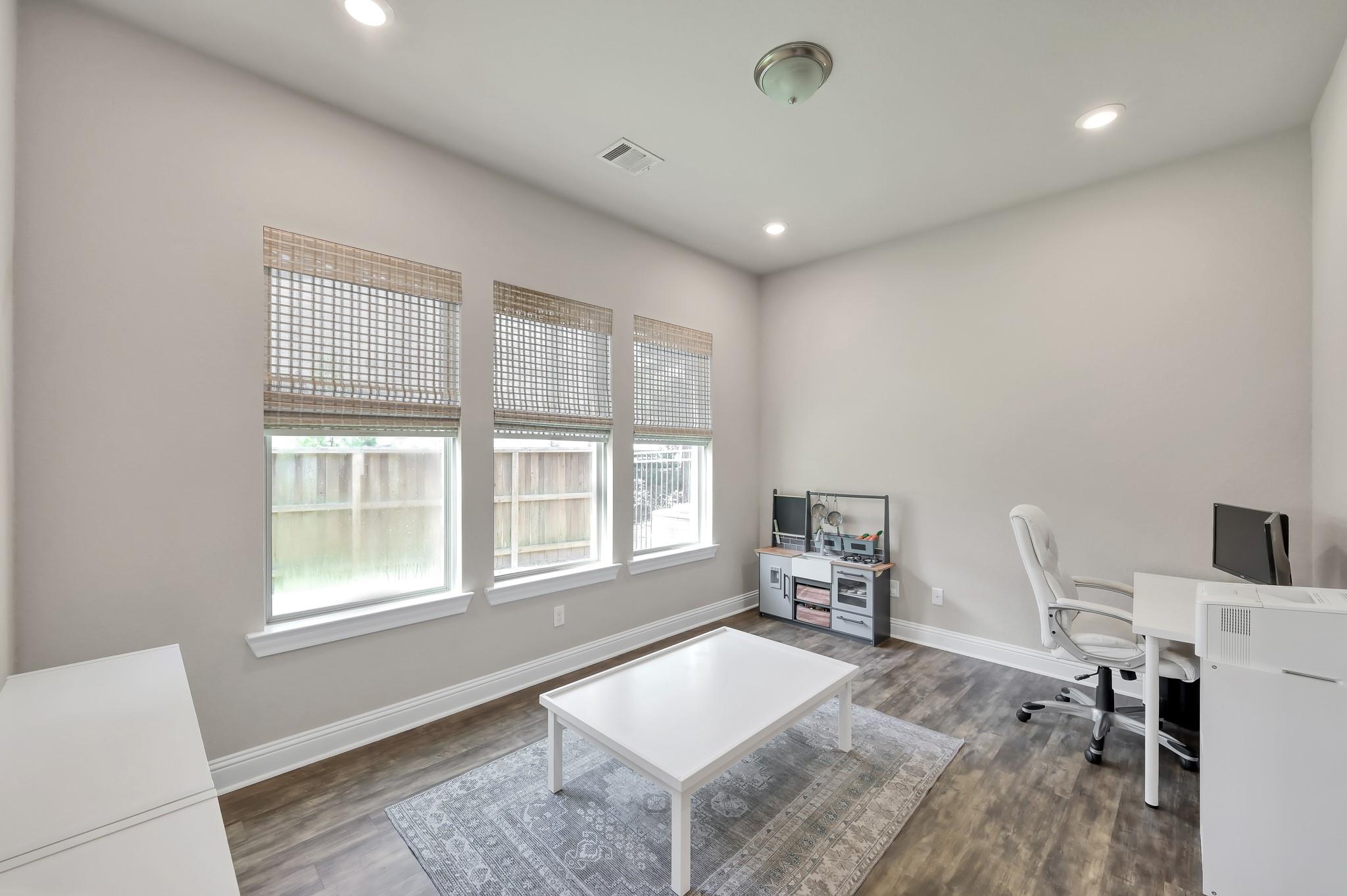 4273 Grand Oaks Wind