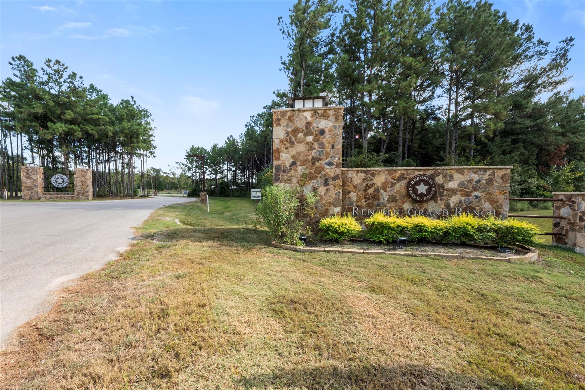 15896 Ridge Oak Road