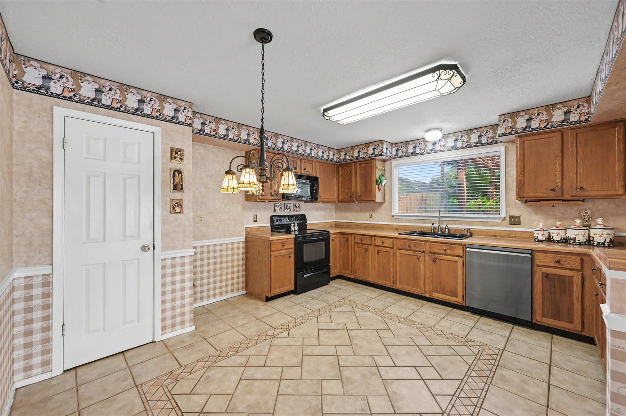 4926 Edinston Place