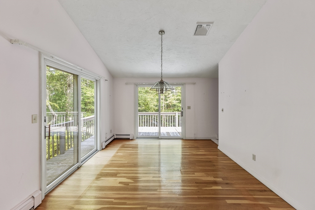 4 Quamhassett Rd