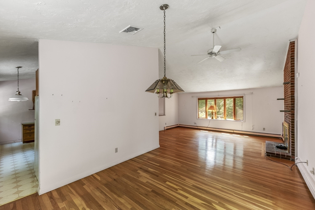 4 Quamhassett Rd