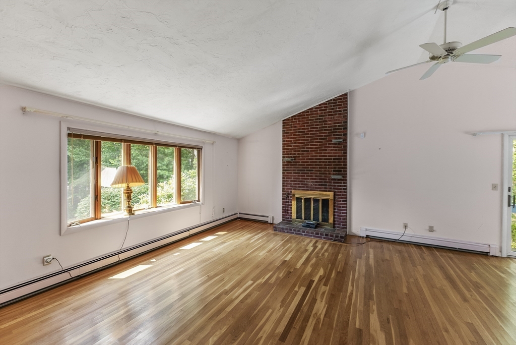 4 Quamhassett Rd
