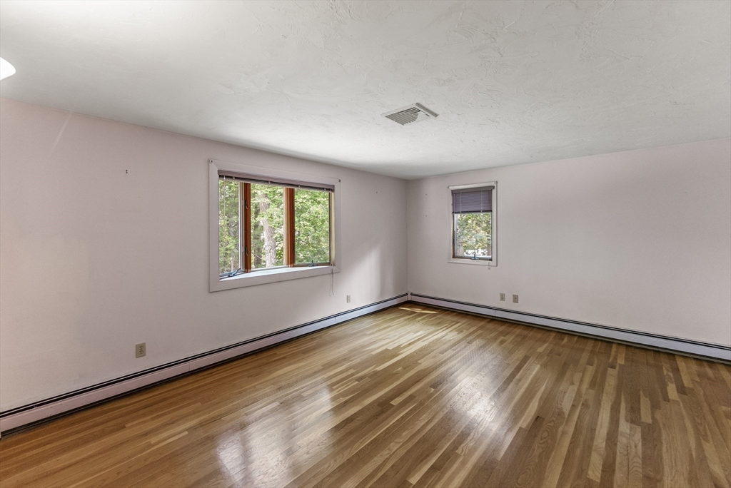 4 Quamhassett Rd