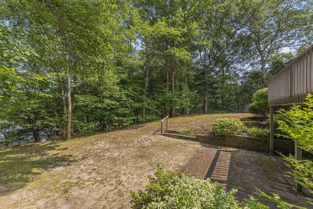 4 Quamhassett Rd