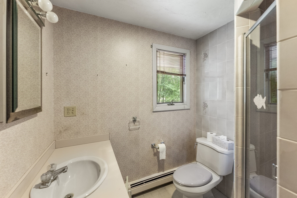 4 Quamhassett Rd