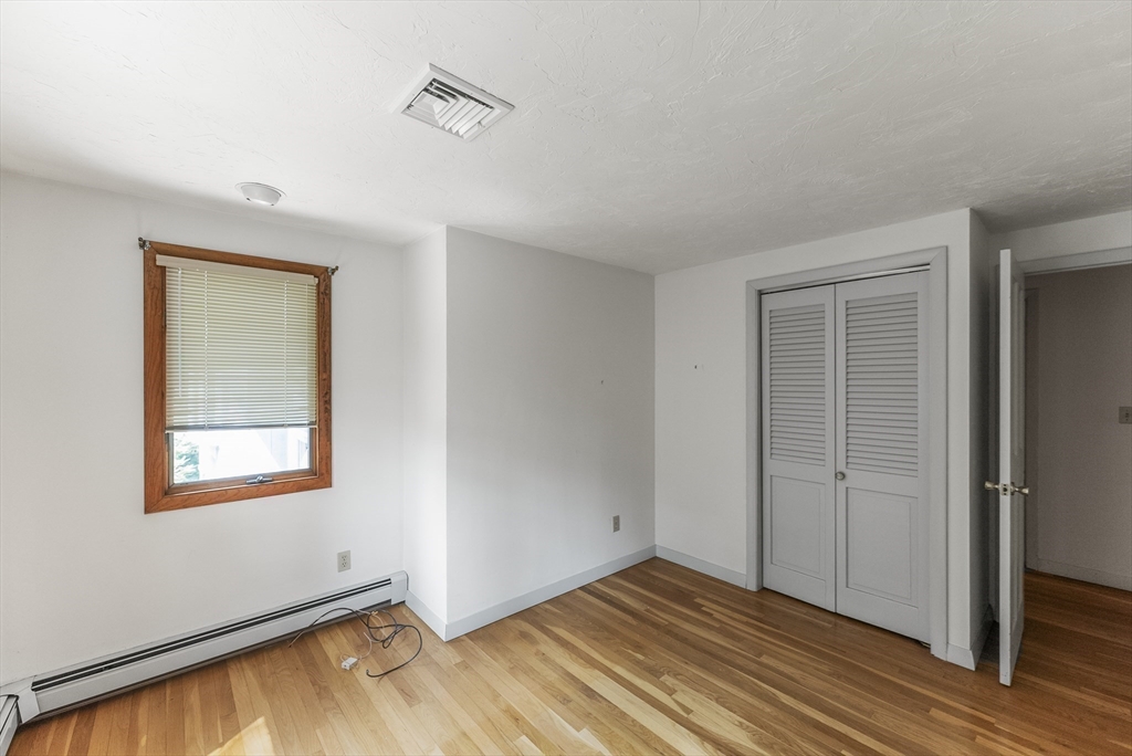 4 Quamhassett Rd