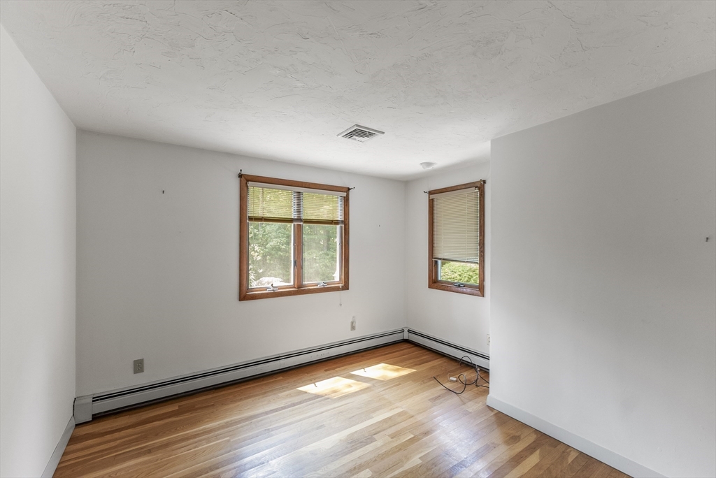 4 Quamhassett Rd