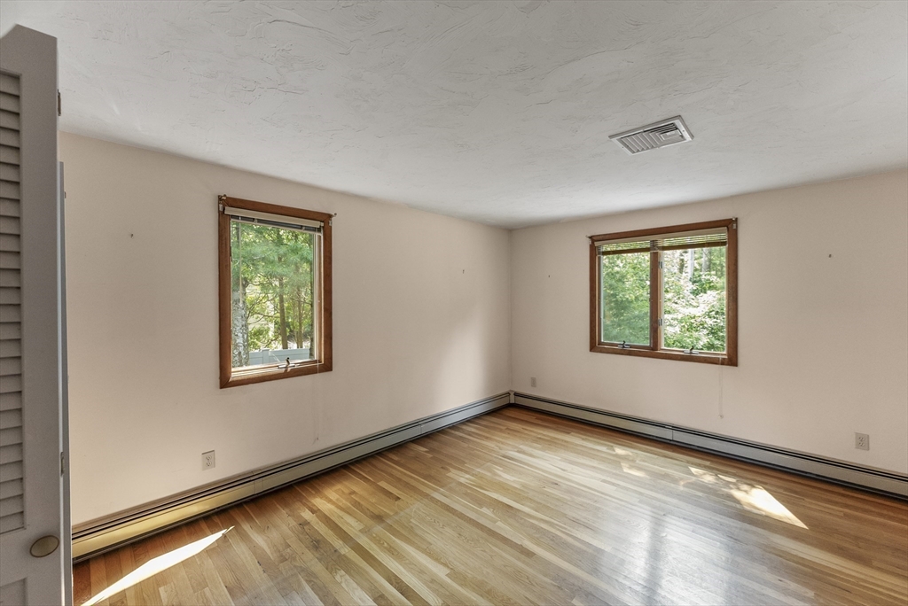 4 Quamhassett Rd