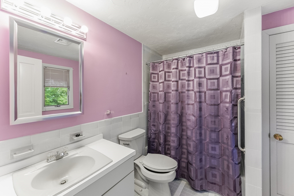4 Quamhassett Rd