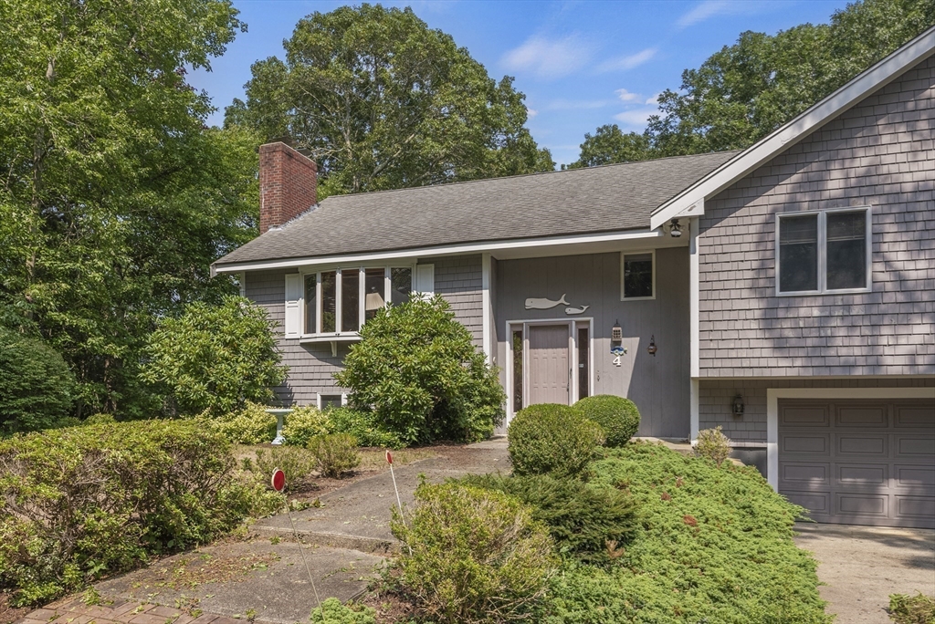 4 Quamhassett Rd
