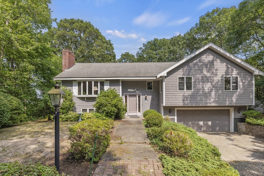 4 Quamhassett Rd