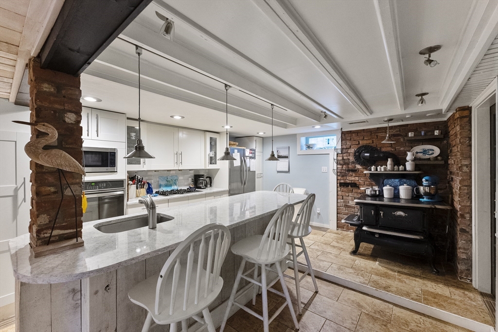 14 Taylor Ave