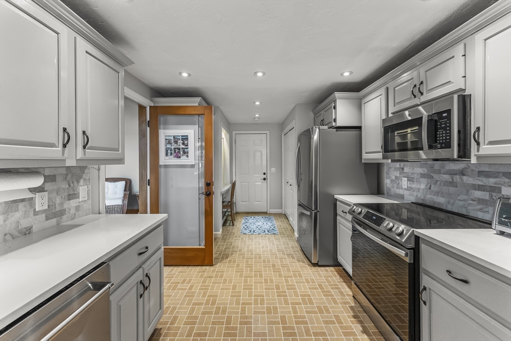 88 Tamarack Rd