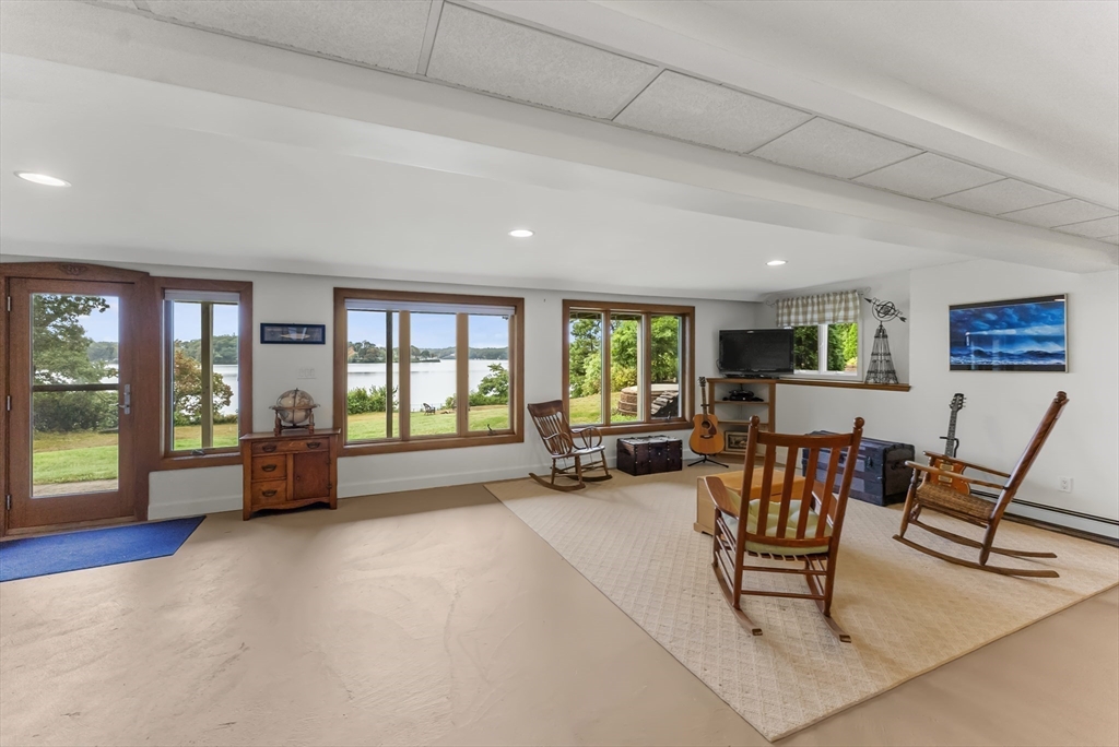 88 Tamarack Rd