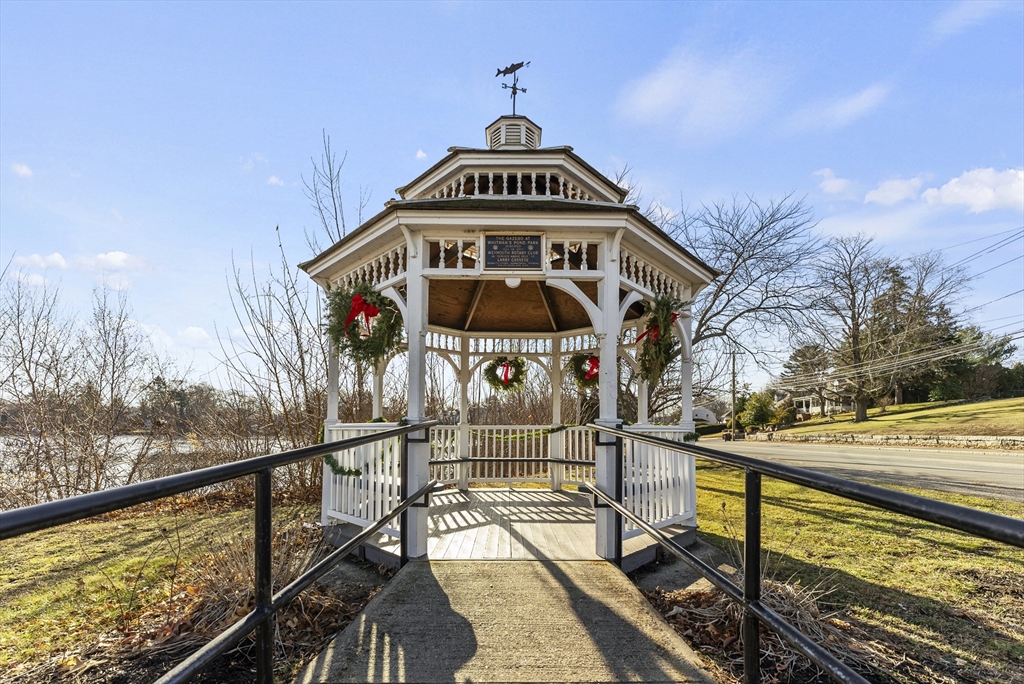 51 Overlook Rd