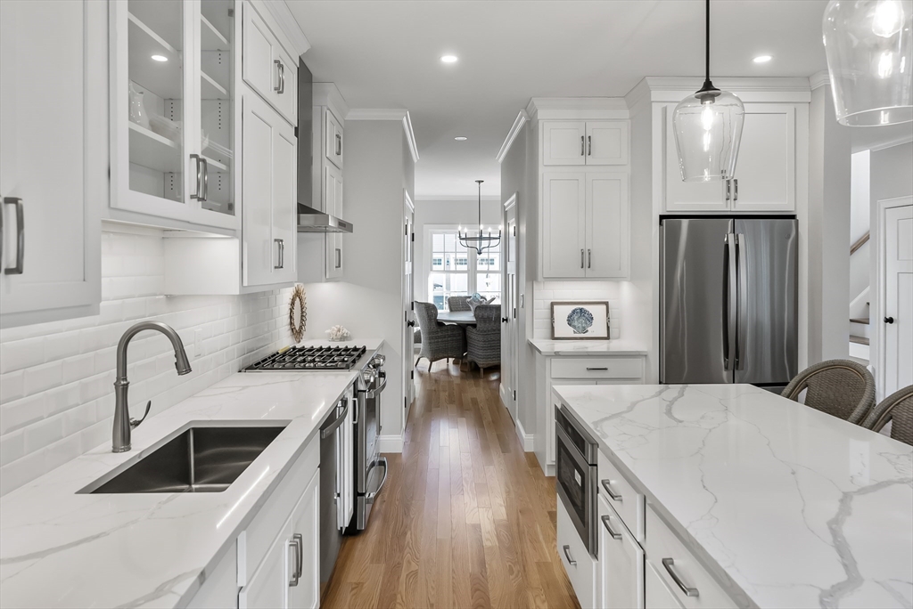 115 Thompson St